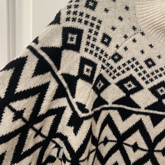 Old Navy Black and Cream Tribal Design Mock Neck Sweater - Picture 5 of 10